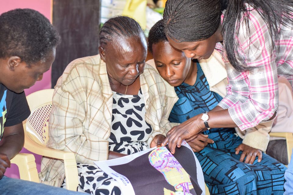 Artisans mapping the pattern and colours of a new heritage piece